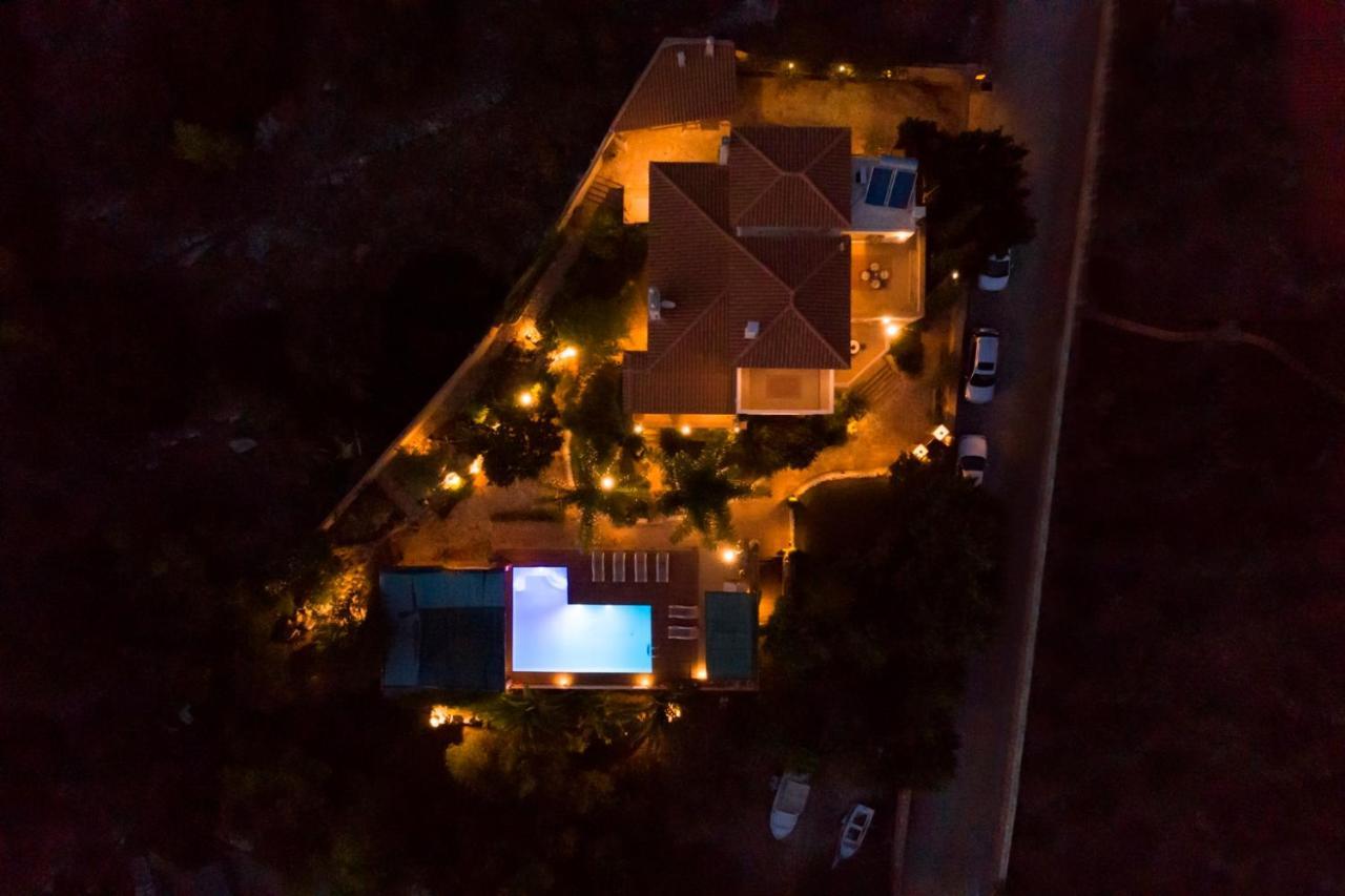 Villa Maira Luxurious With Private Swimming Pool Kórfos 外观 照片