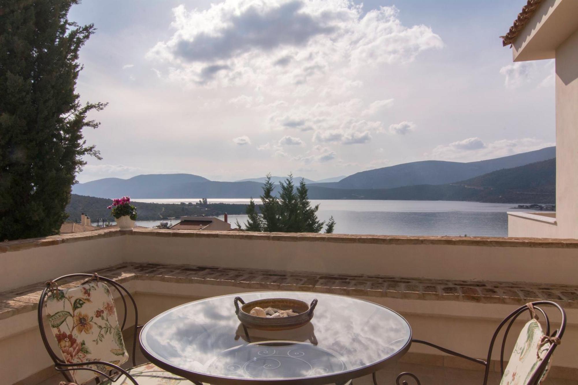 Villa Maira Luxurious With Private Swimming Pool Kórfos 外观 照片