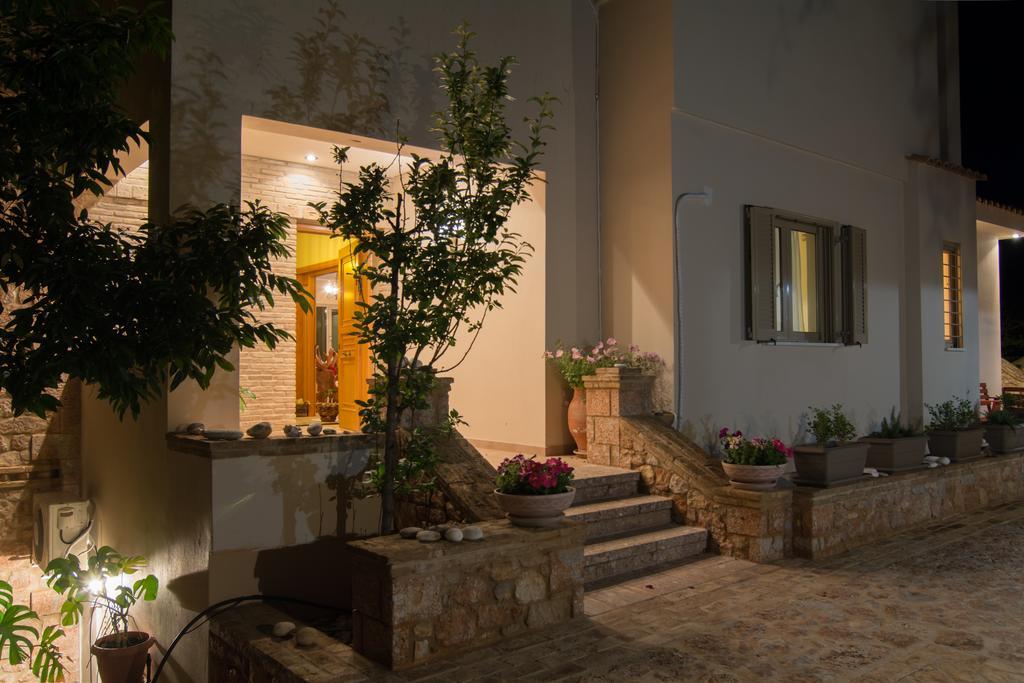 Villa Maira Luxurious With Private Swimming Pool Kórfos 外观 照片