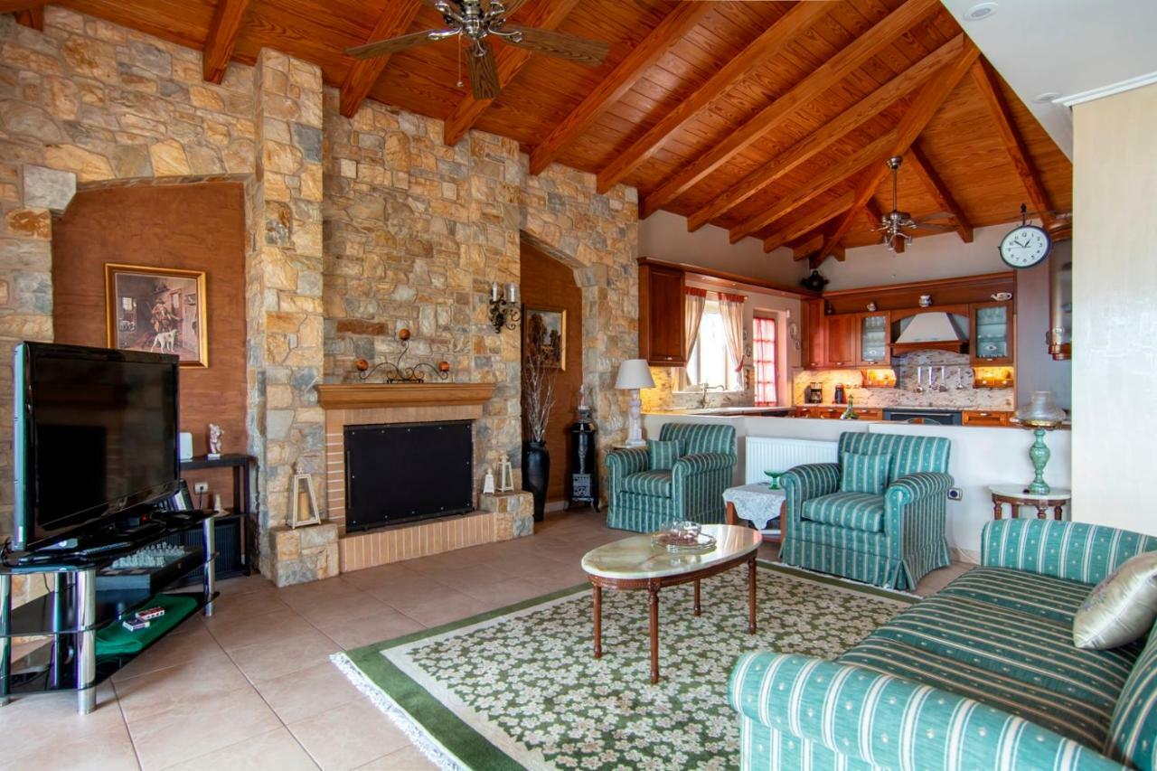 Villa Maira Luxurious With Private Swimming Pool Kórfos 外观 照片