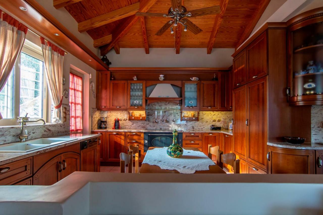 Villa Maira Luxurious With Private Swimming Pool Kórfos 外观 照片